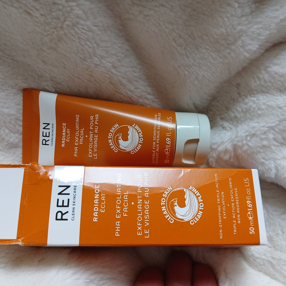 Radiance Orange Facial Exfoliating Cleanser